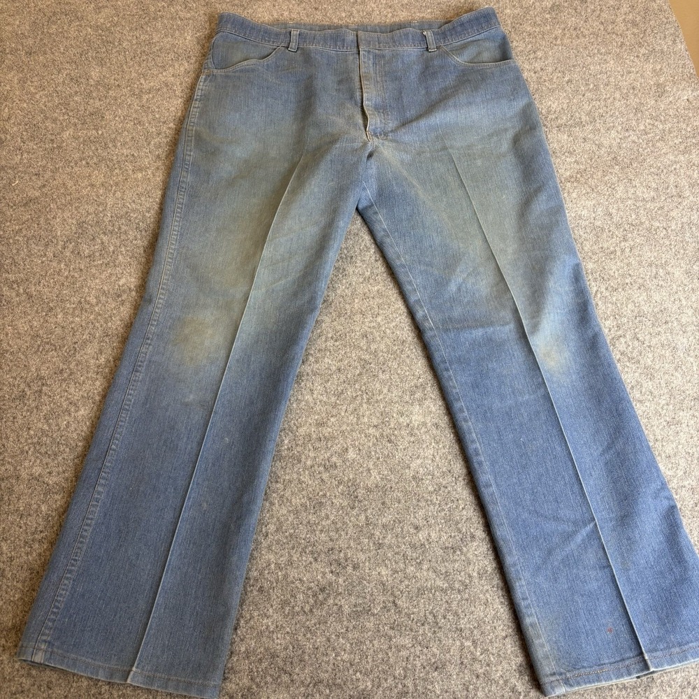Wrangler Jeans Mens 42x32 Straight Leg Light Wash Denim Tack Button